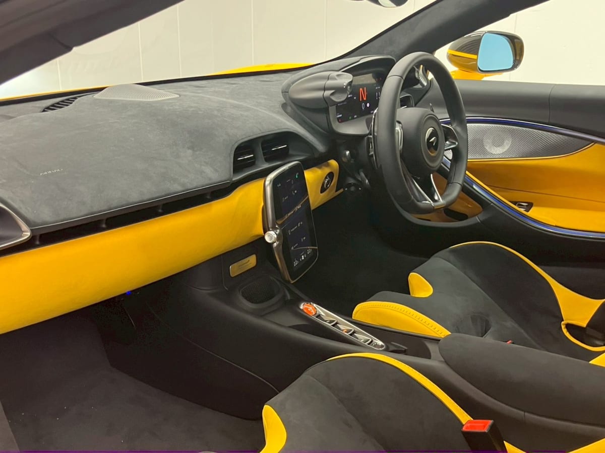 2026 McLaren Artura Spider, photo 2