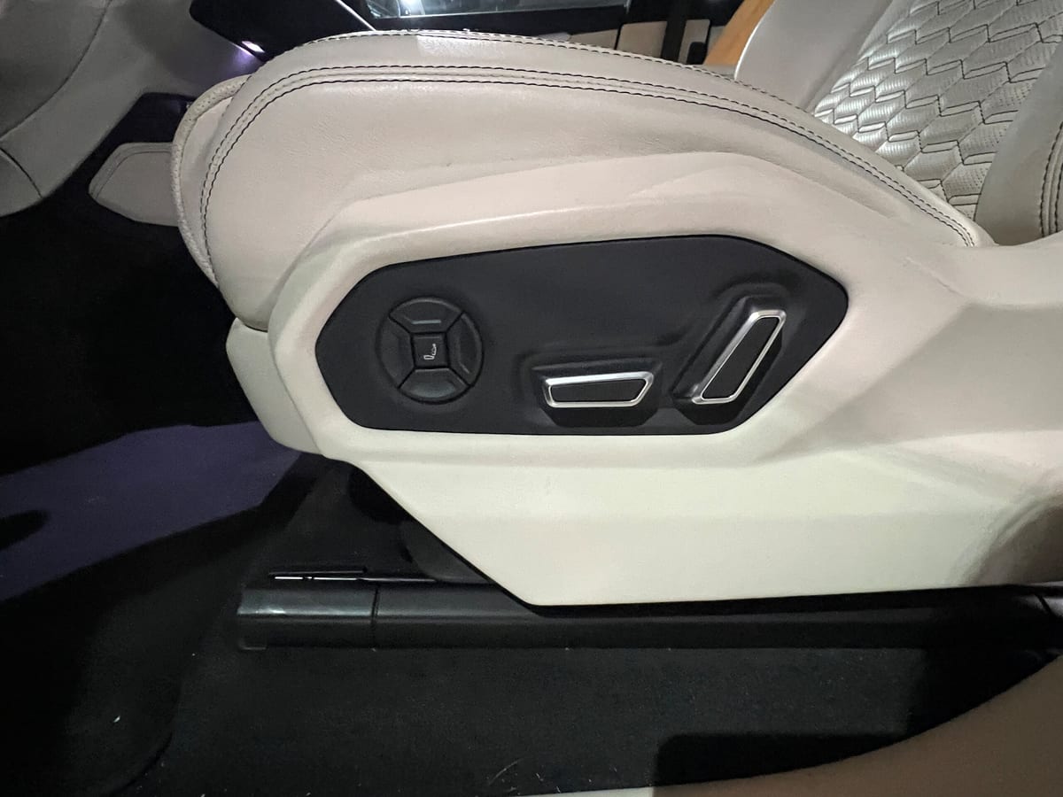 2020 Lamborghini Urus 4.0 V8 — photo 20