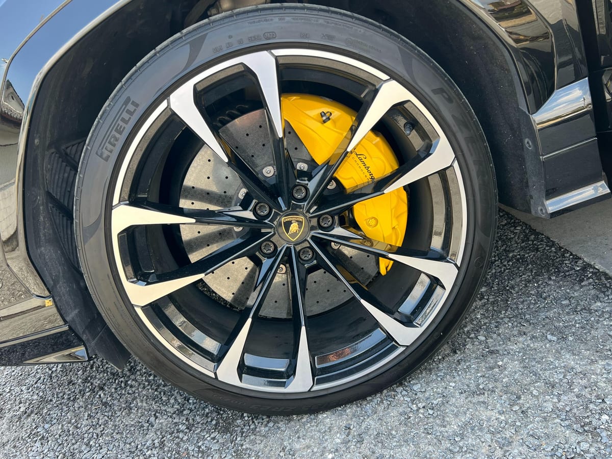 2020 Lamborghini Urus 4.0 V8 — photo 10