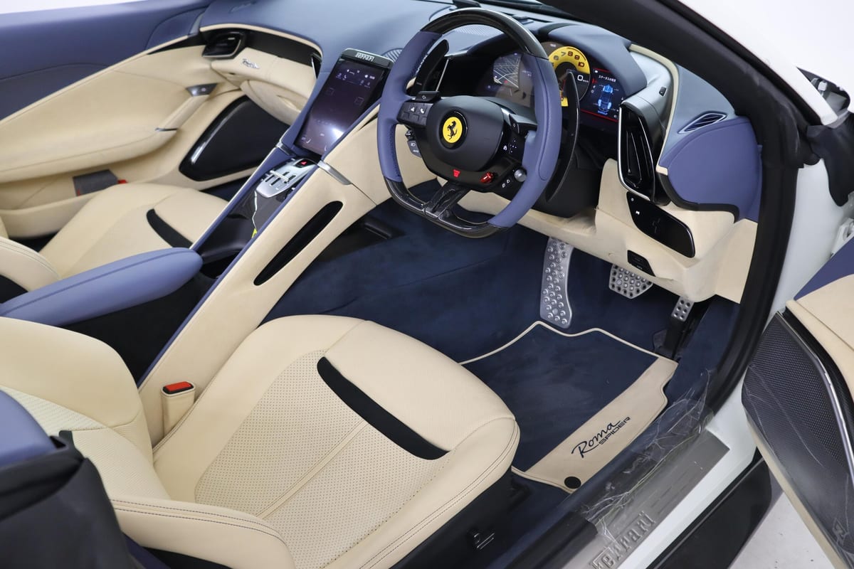 2024 Ferrari Roma Spider, photo 2