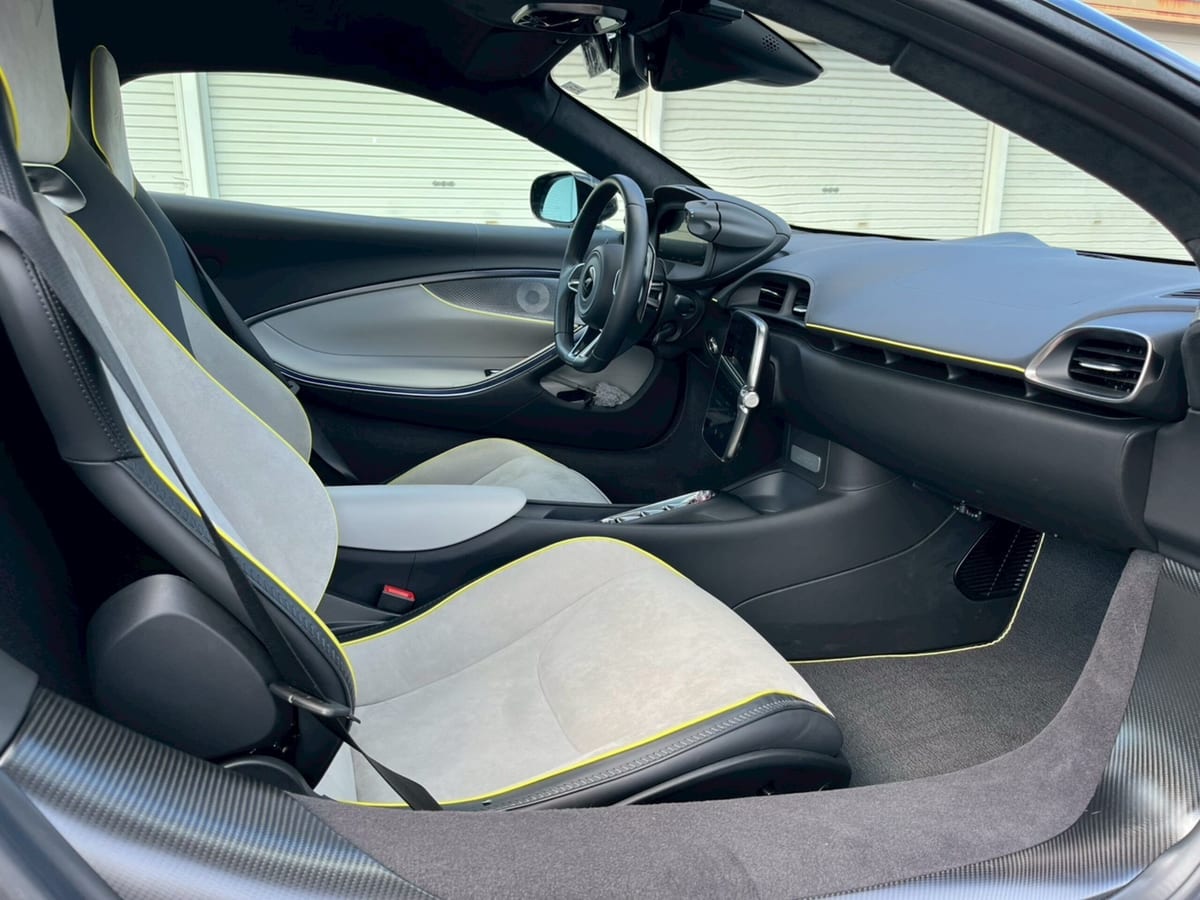 2023 McLaren Artura Technology Pack — photo 34