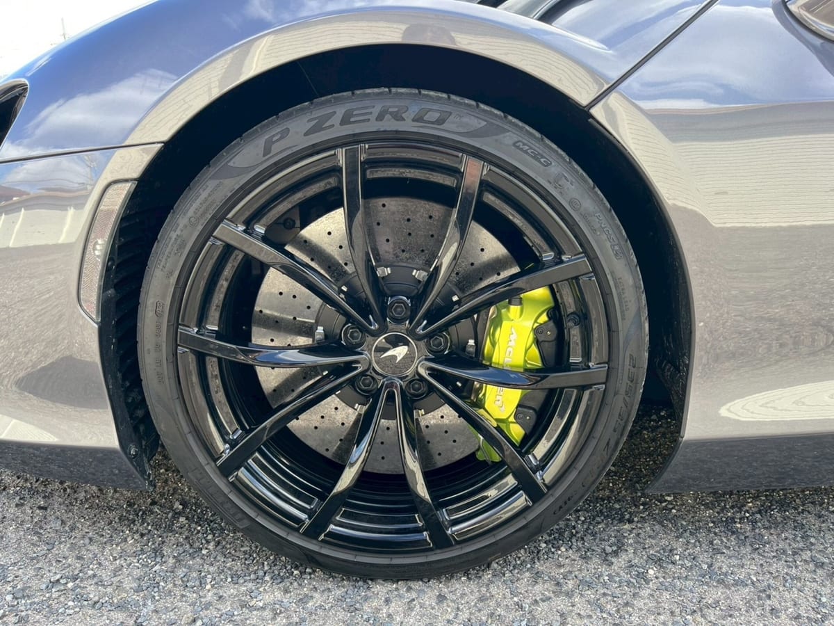 2023 McLaren Artura Technology Pack — photo 21