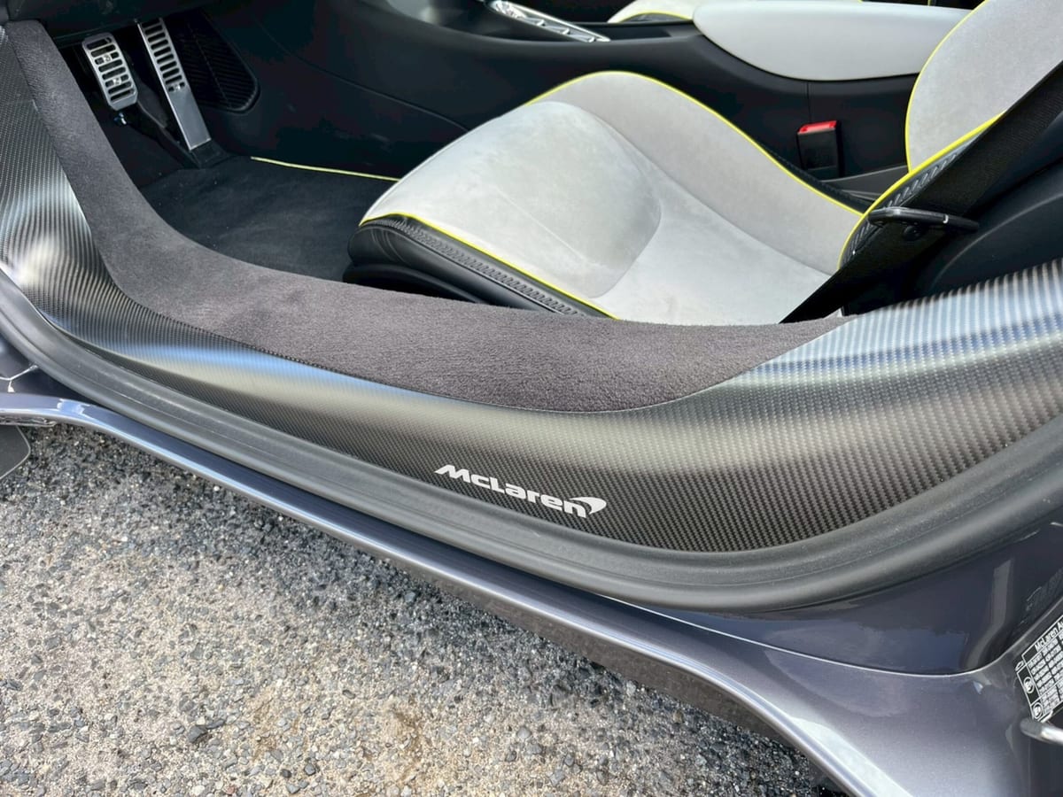 2023 McLaren Artura Technology Pack — photo 30