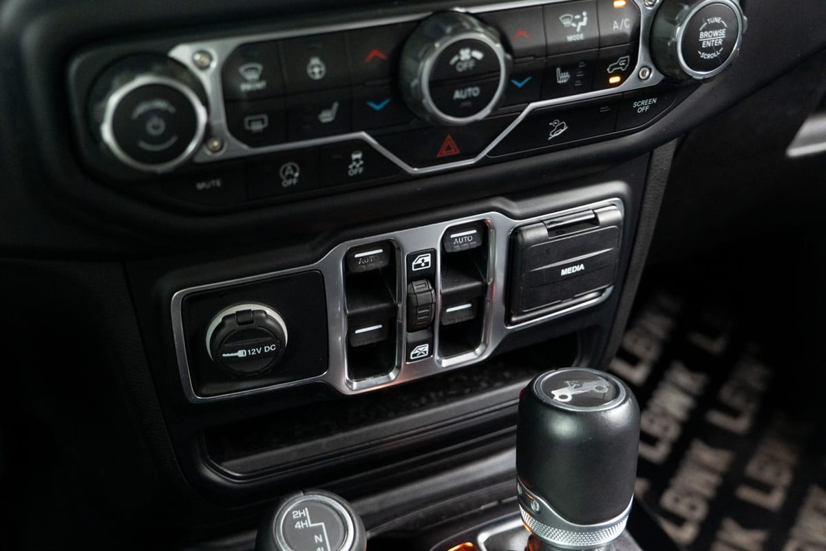 2020 Jeep Wrangler Unlimited Sahara 3.6L 4WD (LibertyWalk/LB Works), photo 49